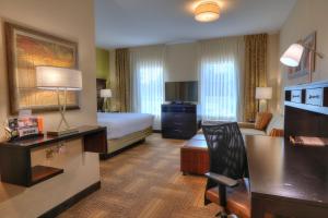 Studio room in Staybridge Suites Knoxville West an IHG Hotel