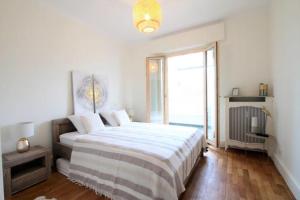 Appartements Large 5 rooms with garage in the city center : photos des chambres