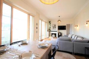 Large 5 rooms in the city center