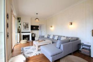 Large 5 rooms in the city center