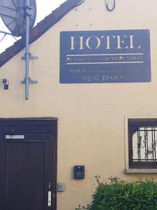 Hotels Hotel restaurant LE GIBET : photos des chambres