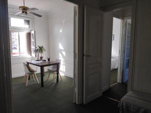 Amplio, tranquilo y muy luminoso departamento de 3 ambientes a metros del Obelisco y del Teatro Colón