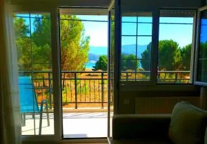 Ourania luxury apartment - Keramotí