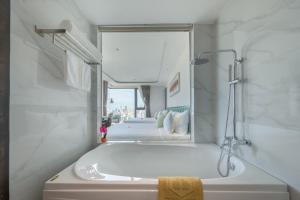Cordial Grand Hotel Da Nang Beach