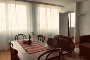 Mitten im Achten. Zentrale Wohnung in Wien