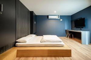 Deluxe Room room in 19A Bangkok Hostel