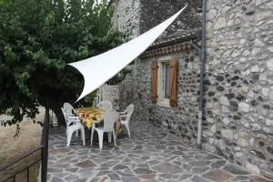 Escoutay dans bastide Médiévale - Valvignères