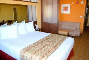 Microtel Inn and Suites by Wyndham Rawlins