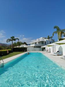 Marbella GOLF & SEA LODGE - HEATED POOL 28 degrees 365 days