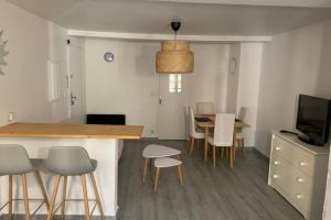 Appartement complet, hyper centre d’Auxerre.