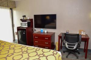 King Room - Non-Smoking room in Baymont by Wyndham Michigan City