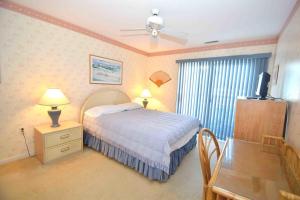 Seascape-Heron Harbour 204-4