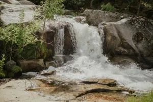 Riverfront Property with Waterfalls near Yosemite and Bass Lake - أواخورست
