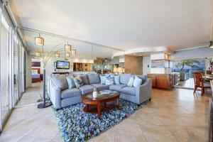 Royal Kahana 409