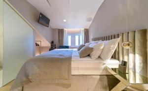 Lumiere Luxury Rooms