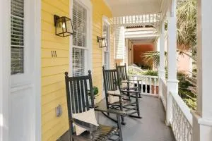 111 Waldburg street Beautifully Renovated Historic 5 bedroom 5 bath - Jesup