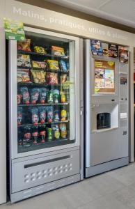 Hotels B&B HOTEL Poitiers Aeroport : photos des chambres