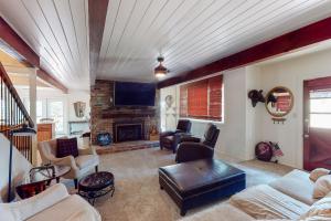 Four Bedroom House room in CC Cabin