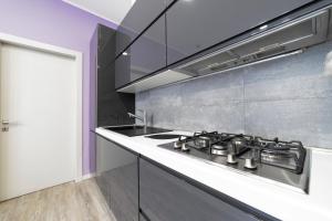 GuestHost - Lovely Apartment near Piazza Firenze!