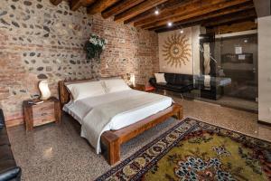 La Bella Verona Wine Suite