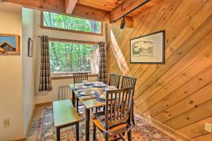 Quiet and Cozy White Mtns Getaway 4 Mi to Cranmore!