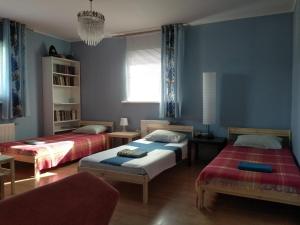 Quadruple Room with Shared Bathroom room in Economy hotel Canadian Corner