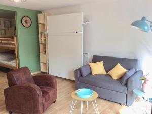 Appartements Les Obiones, Fort Mahon Plage, magnifique studio cabine 4p vue laterale mer avec balcon , parking prive gratuit, wifi, classe 2 etoiles, exposition plein sud en Baie de Somme : photos des chambres