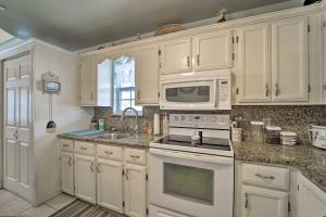 Deck and Pool Access Long Island Village Escape!