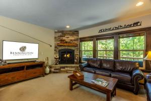 Six-Bedroom House room in Dutchman 11