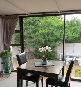 Peony Place - Klein Silwermyn