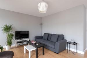 Apartment room in GuestReady - Modern 2BR Flat with Large Balcony at East End