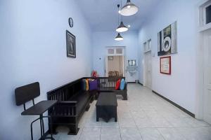 RedDoorz Near Stasiun Lawang