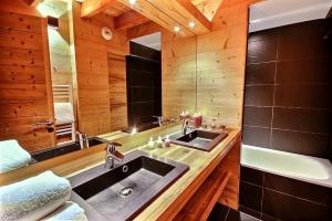 Chalets Chalet Prestige serrechevalierholidays 20 personnes : photos des chambres