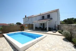 House Sakarun with swimming pool - Polje