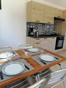 Maisons de vacances Petite Maison refaite a neuf proche plage : photos des chambres