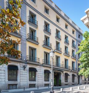 Calle Moratin, Martinez, Plaza Platería de Martínez, 52, 28014 Madrid, Spain.