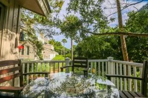 The Charburgh Yacht Club - Pine Island