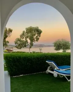 Governors Beach Costas Apts - Pendákomo