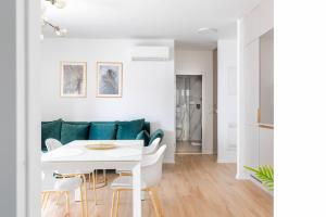 Golden Luxury Apartment
