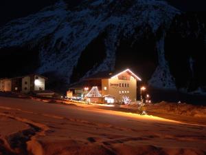Pension Steinkogel - 3hvězdičkové hotely ve městě Sankt Leonhard im Pitztal