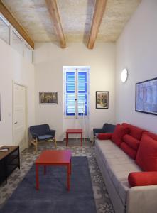 Grand Harbour Apartments