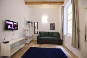 Grand Harbour Apartments