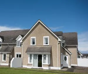 Moore Bay Holiday Homes No 18A by Trident Holiday Homes - Querrin