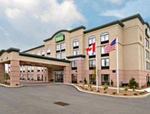 Room #51581027 room in Wingate by Wyndham Erie