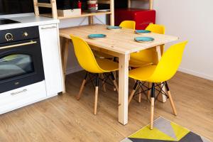 Colorful & Cozy Condo