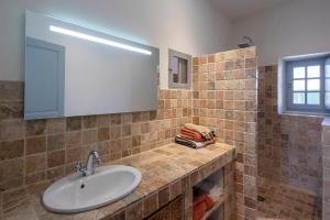 Les volets bleus-Maillane