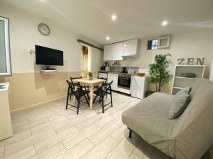 apartment Le Zen - patio wifi city calm - SuperMarseille photo 12