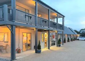 科林伍德公园汽车旅馆 - Pakawau