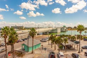 Beach View - Balcony - 3b 2b - Beach Place #305