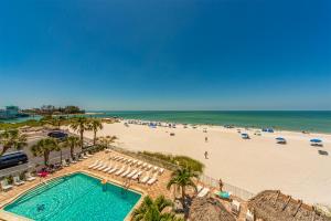 Holiday Home room in 304 Sandy Shores Condos